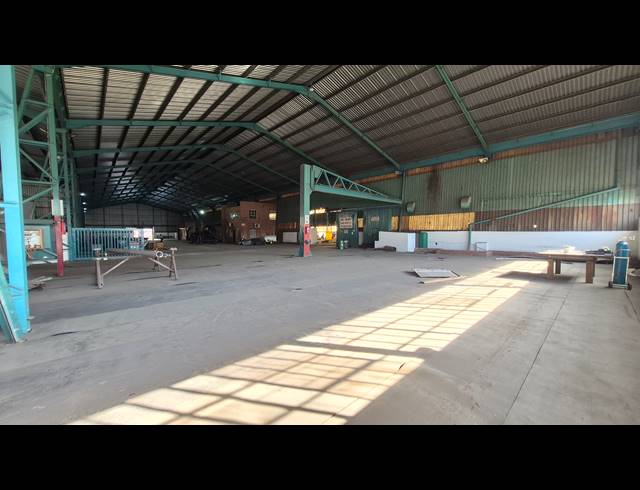 5,600M² FACTORY TO LET IN ANDERBOLT